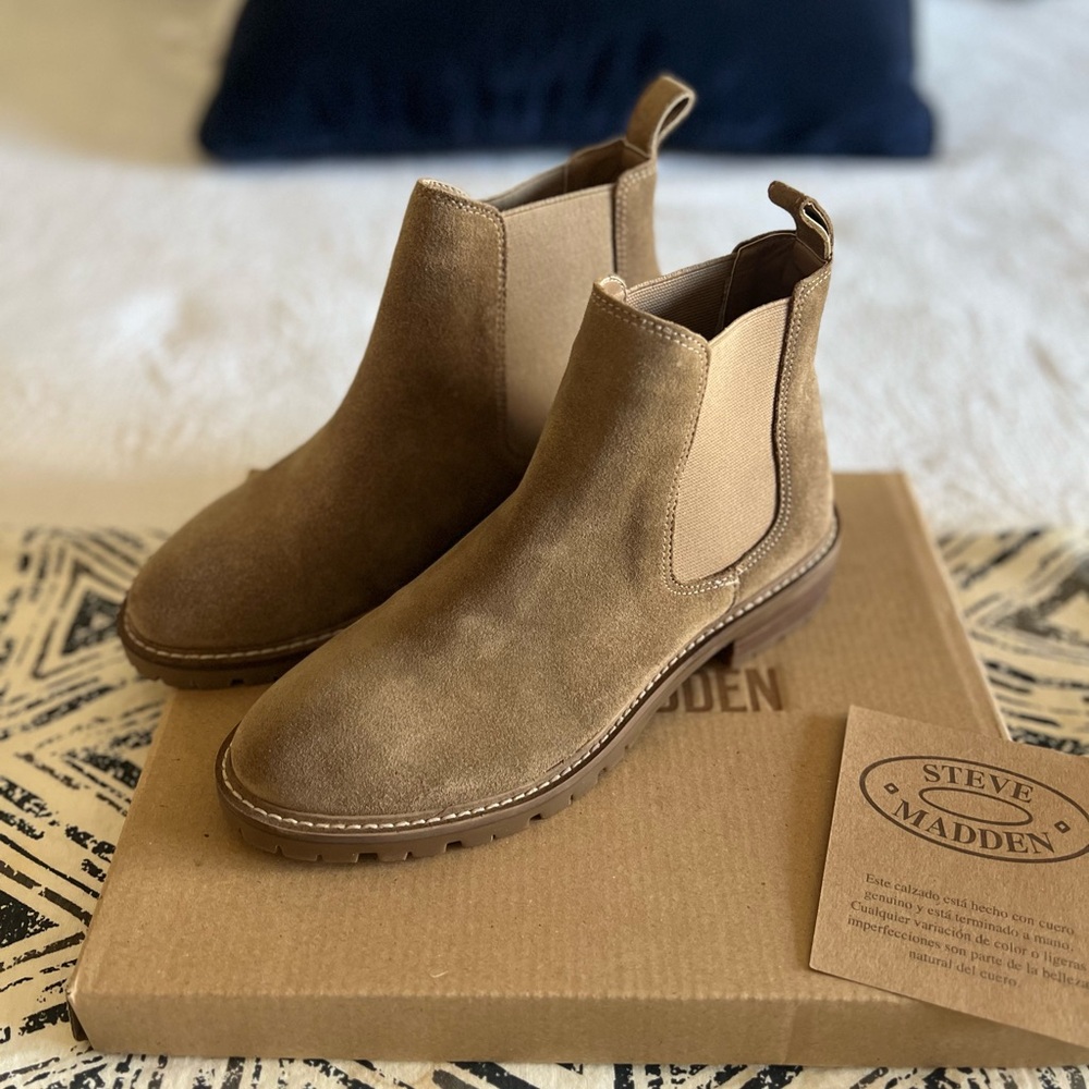 Steve Madden Tan Suede Chelsea Boots